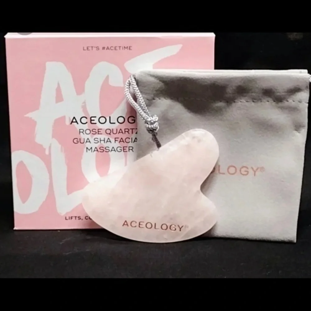 NEW ACEOLOGY GUA SHA ROSE QUARTZ FACIAL MASSAGER NIB WITH CARRYING VELVET BAG